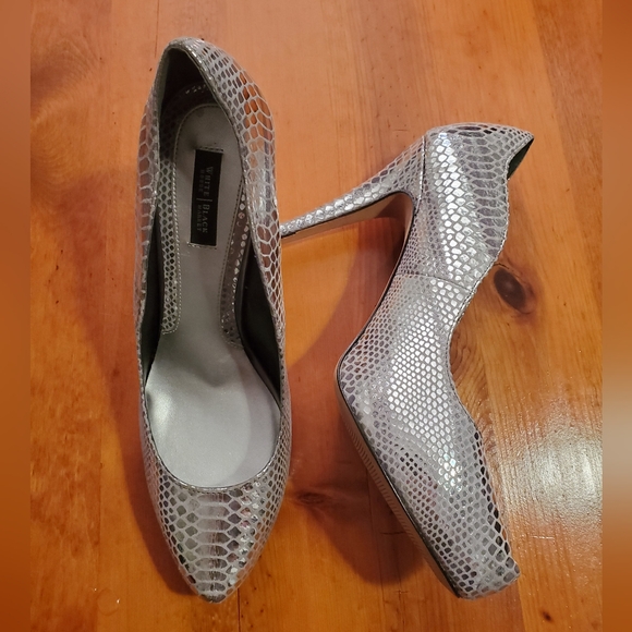 White House Black Market Shoes - White House Black Market Rece Silver Snakeskin Stiletto Platform Pumps 10 NWOB